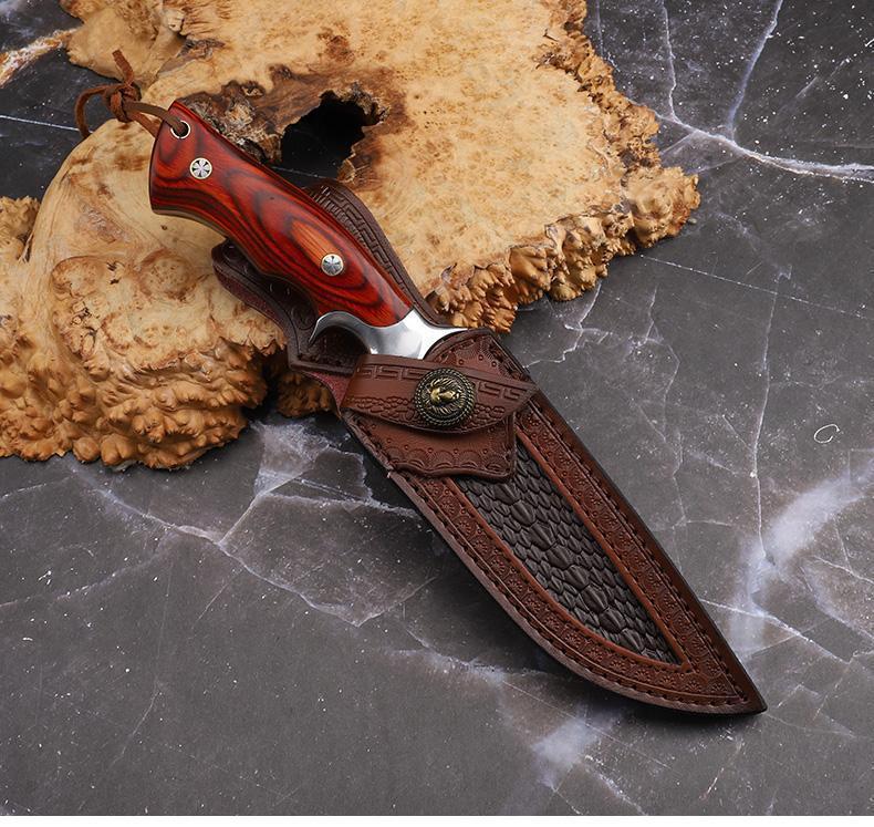 Handcrafted Damascus Steel Knife with Rosewood Handle